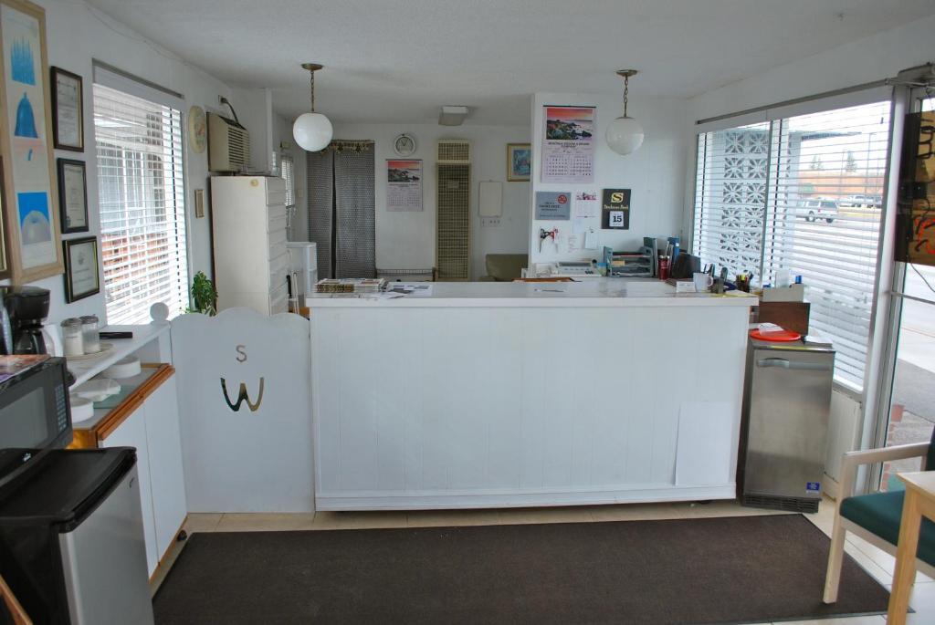 Ski'S Western Motel Great Falls Buitenkant foto