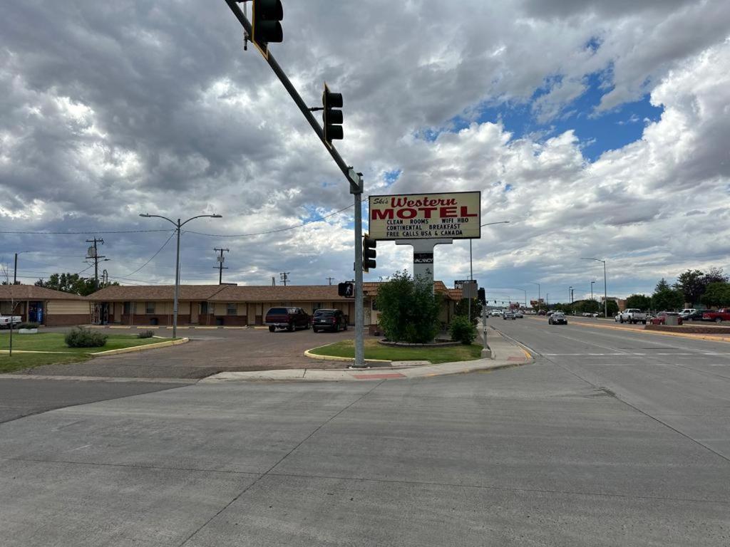 Ski'S Western Motel Great Falls Buitenkant foto