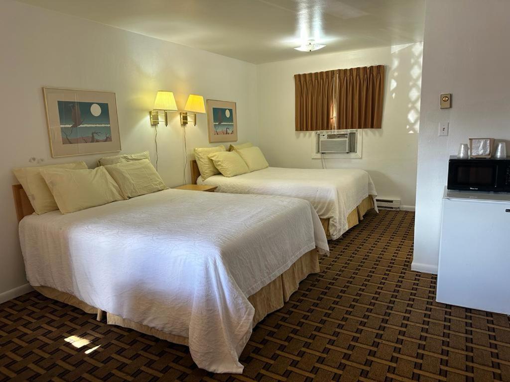 Ski'S Western Motel Great Falls Buitenkant foto