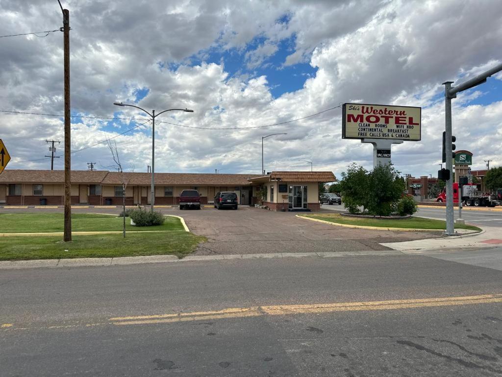 Ski'S Western Motel Great Falls Buitenkant foto