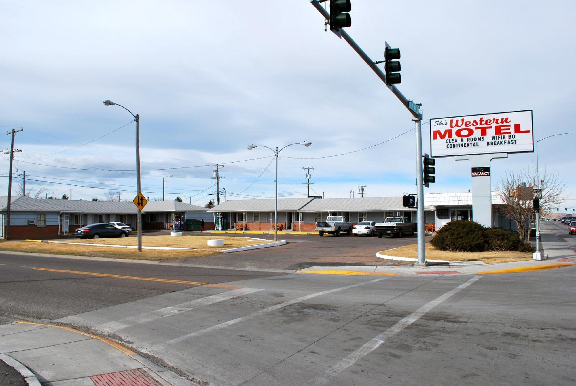 Ski'S Western Motel Great Falls Buitenkant foto